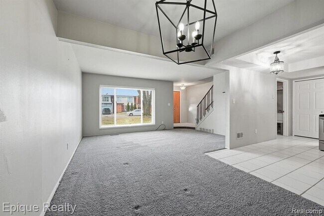 Building Photo - 29792 City Center Dr