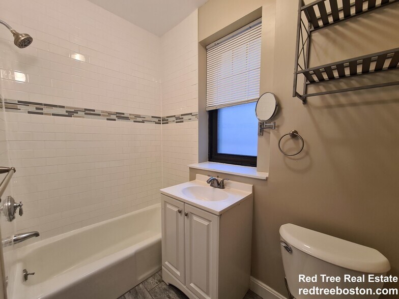 Building Photo - 1758 Commonwealth Ave