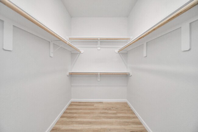 Building Photo - 5941 Southlea St