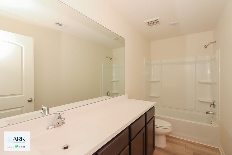 Building Photo - 26828 Steinbeck Dr