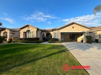 Building Photo - Charming Home in Olive Dr Area!