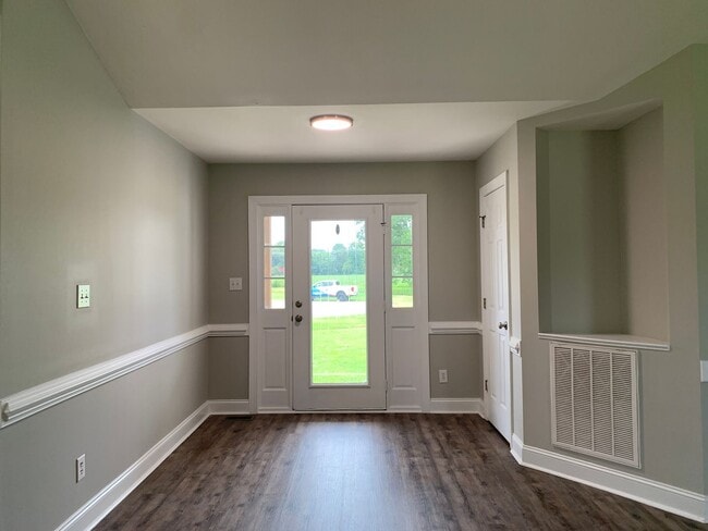 Building Photo - Beautifully Renovated Ranch, Nestled In Pr...