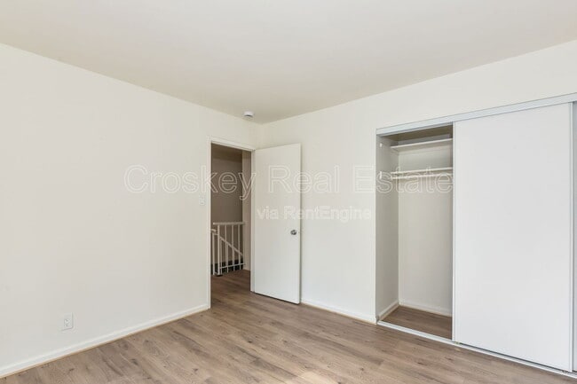 Building Photo - 5422 Roundtree Ct