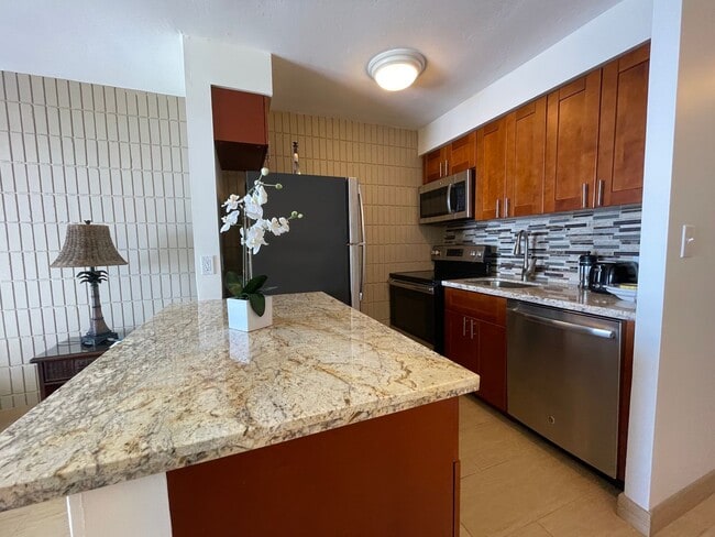 Building Photo - Lahaina Shores furnished studio units avai...