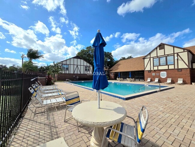 Building Photo - Lakefront First-Floor Condo in Camelot by the Lake, Orlando