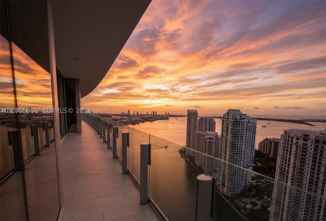 Building Photo - 300 Biscayne Blvd