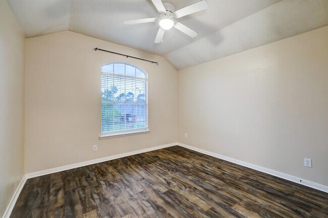 Building Photo - 3719 Wild Oak Dr