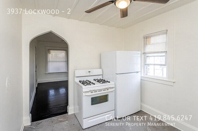 Building Photo - 3937 Lockwood-2