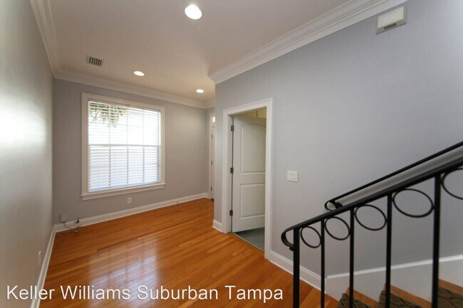 Building Photo - 2 br, 2.5 bath House - 3317 Empedrado St