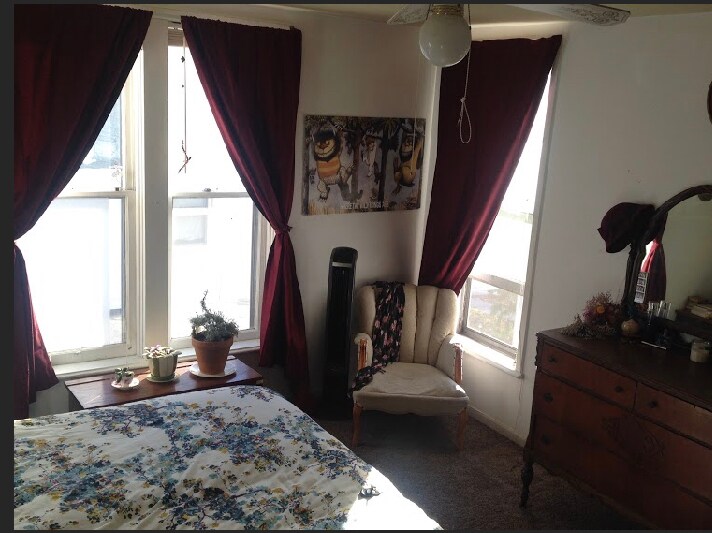 Building Photo - 815 5th Ave