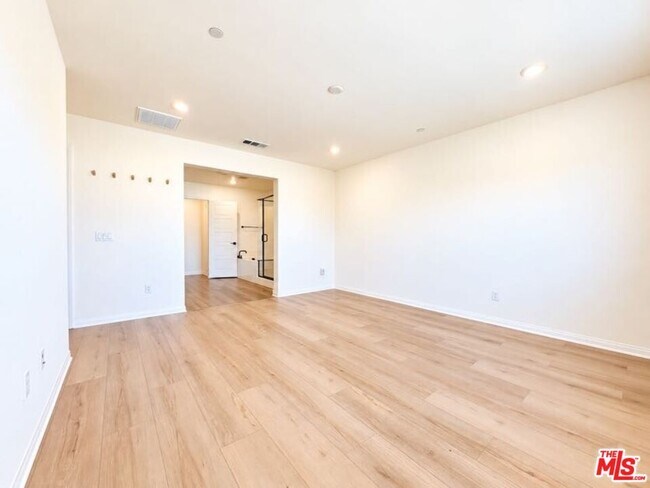 Building Photo - 14057 Ruby Ln