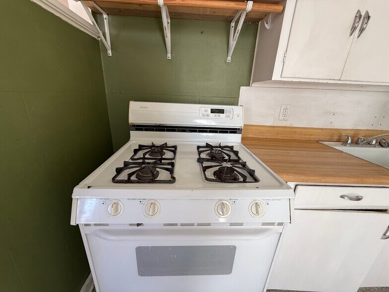 Building Photo - 417 E Orange St