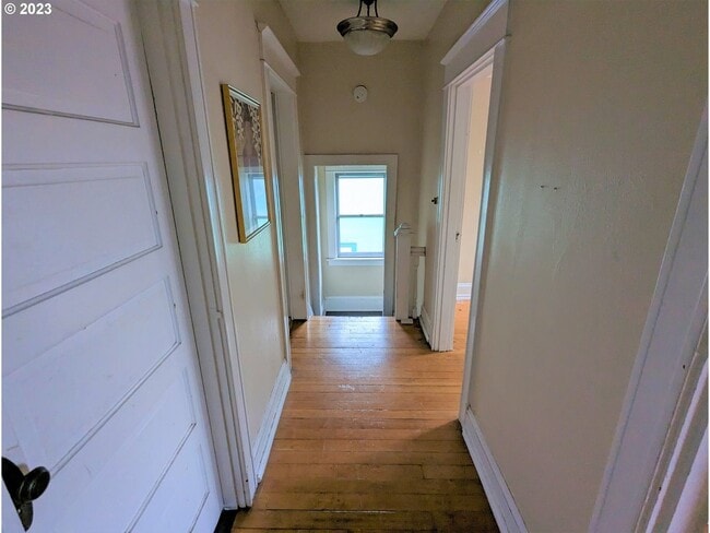 Building Photo - 4 Bed 1.5 Bath 1758sqft - Historic Charm with Renovations and so Much More!