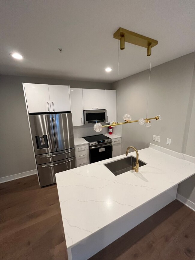 Building Photo - Brand New Constructed 2 BR/2.5 BA Apartmen...