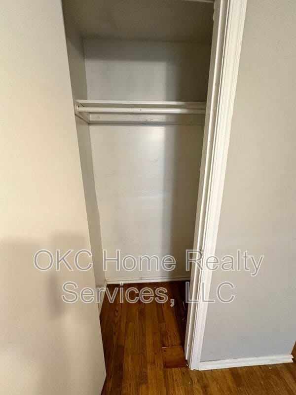 Building Photo - 804 E Steed Dr