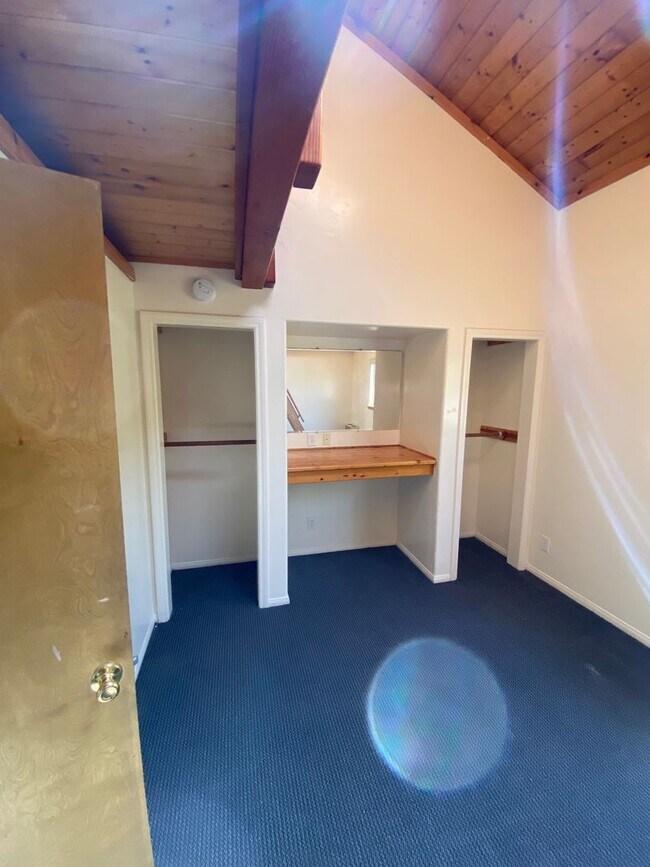 Building Photo - 6564 Del Playa Dr