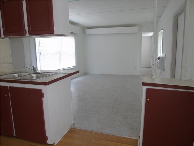 Building Photo - 910 Bunton Ln