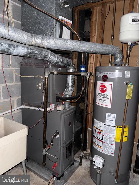 Building Photo - 9 Autumn Hill Way