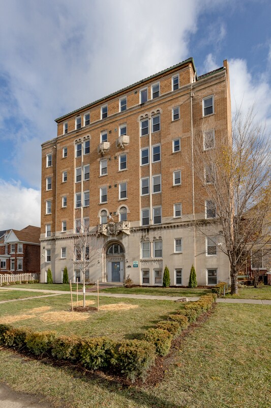 Building Photo - 512 W Grand Blvd