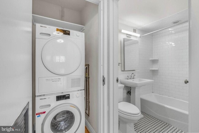 Building Photo - 1806 Rittenhouse Square