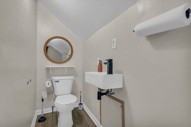 Building Photo - 14909 Griggs St