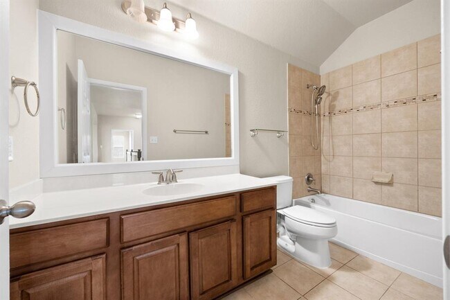 Building Photo - 13713 Glen Mark Dr