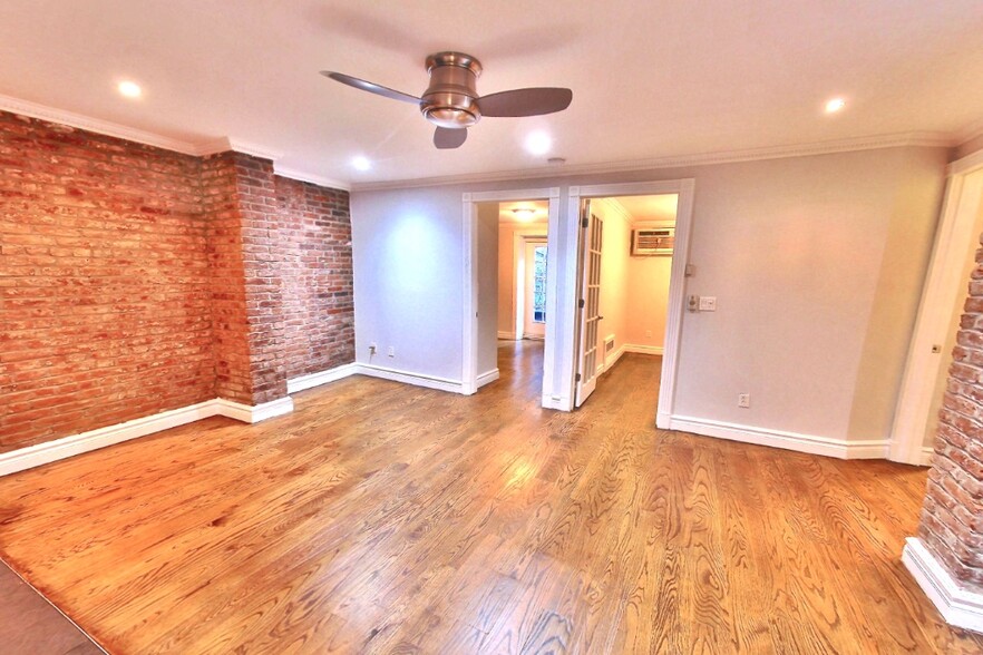 Primary Photo - 138 E 16th St