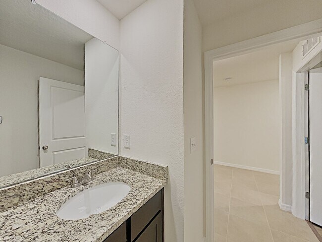 Building Photo - 7774 Broad Pointe Dr