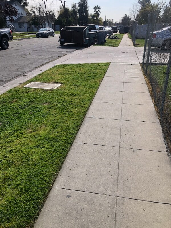 Building Photo - 512 S Dearing Ave