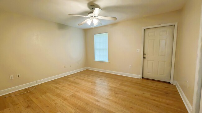 Building Photo - 3189 Sawtooth Dr