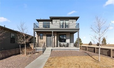Building Photo - 6058 N Perth St