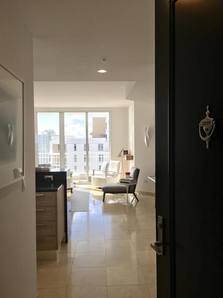 Building Photo - 801 Brickell Key Blvd