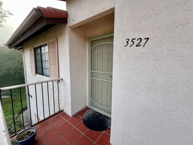 Building Photo - Beautiful 3-Bedroom Condo in Villas at Cal...