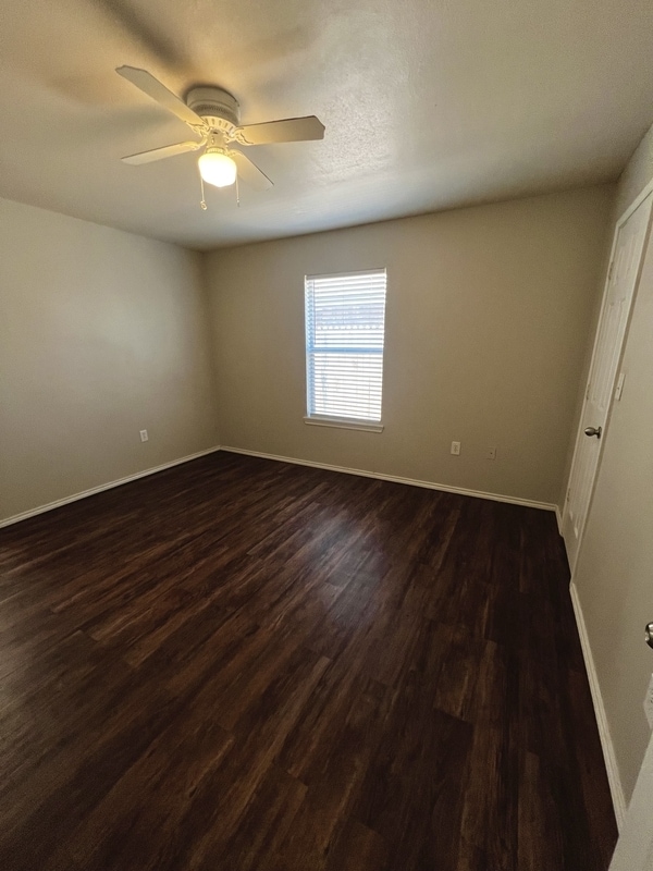 Building Photo - 510 N Brentwood Ave