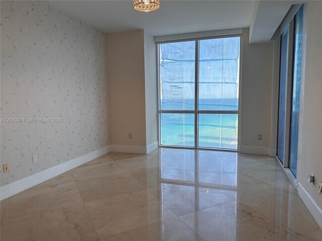 Building Photo - 18101 Collins Ave