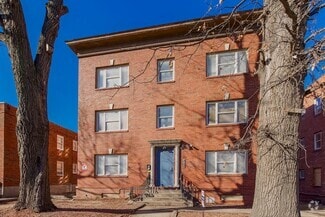Building Photo - ***MOVE-IN SPECIAL***  Pet Friendly - Comp...