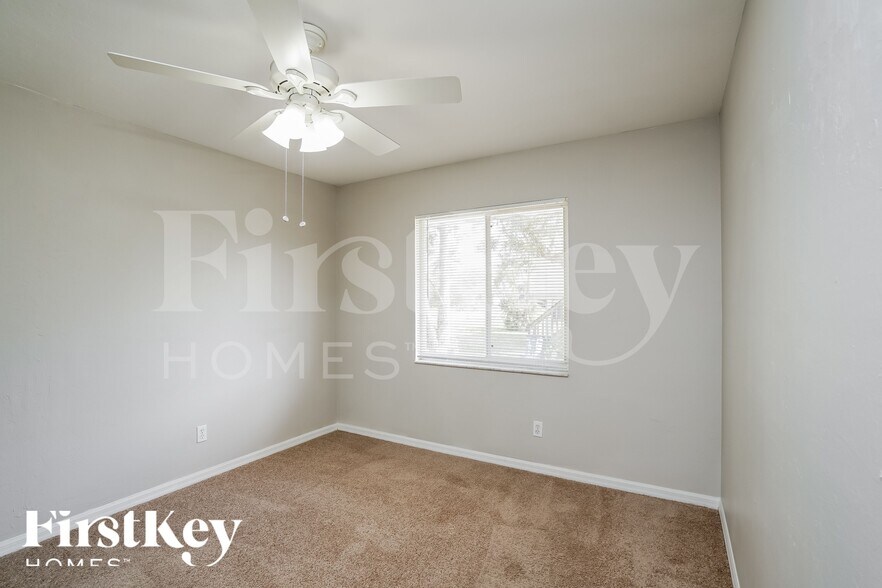 Building Photo - 8352 Bahamas Rd