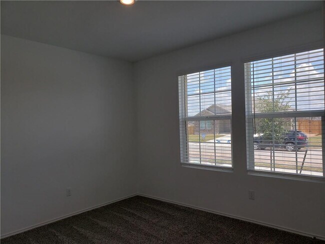 Building Photo - 109 Red Buckeye St