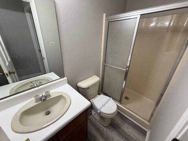 Building Photo - Yao 141 A&amp;B Welcome Hill Trail