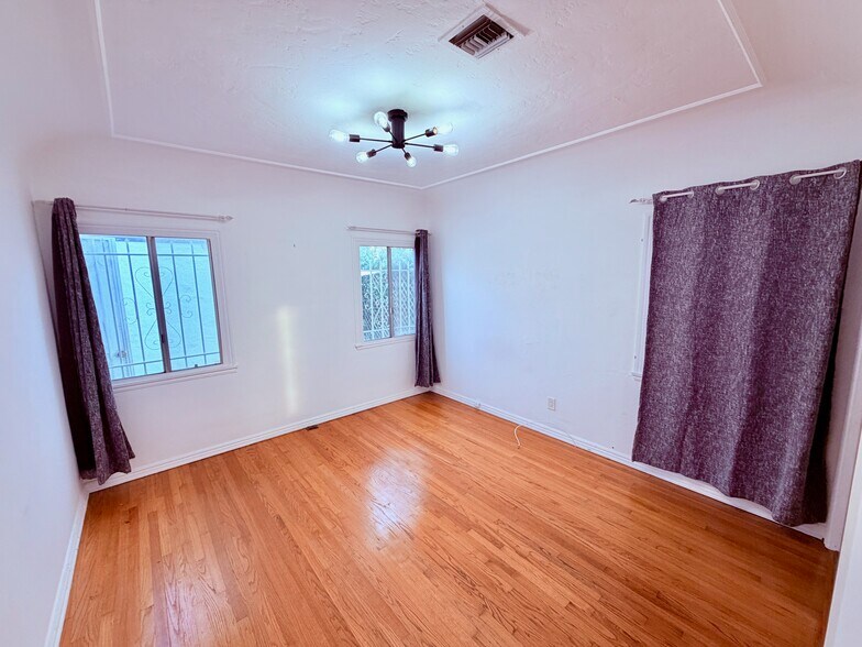 Building Photo - 6000 4th Ave