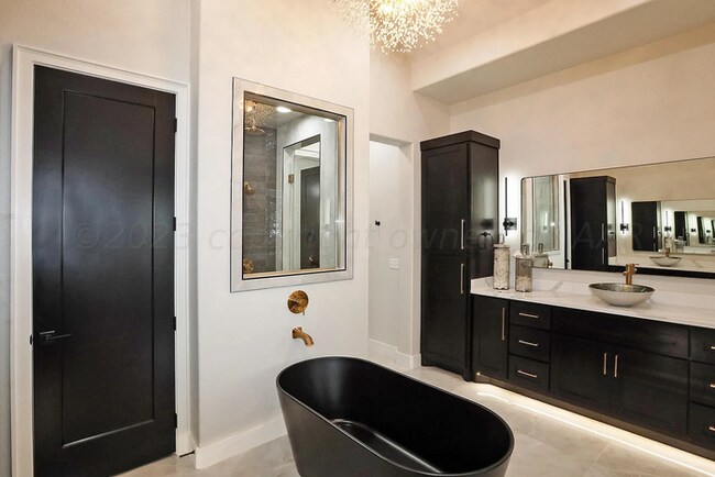 Building Photo - 9405 Rockridge Pkwy