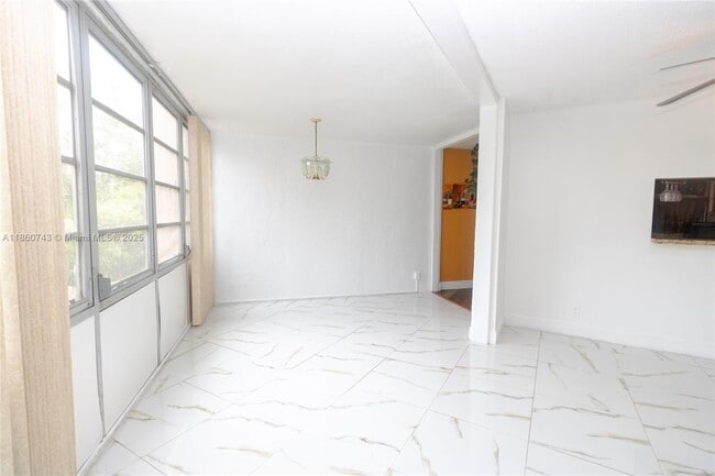Building Photo - 3100 N Pine Island Rd