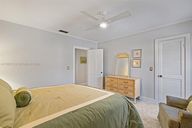 Building Photo - 5151 Jimmy Buffett Mem Hwy