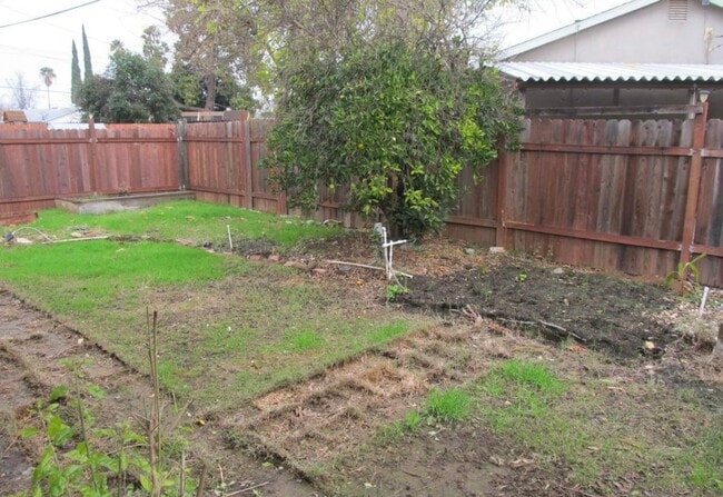 Building Photo - Super Cute 3/2 Rancho Cordova Home!! **Ple...