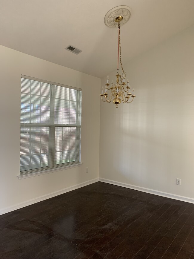 Building Photo - 576 Wildflower Trl