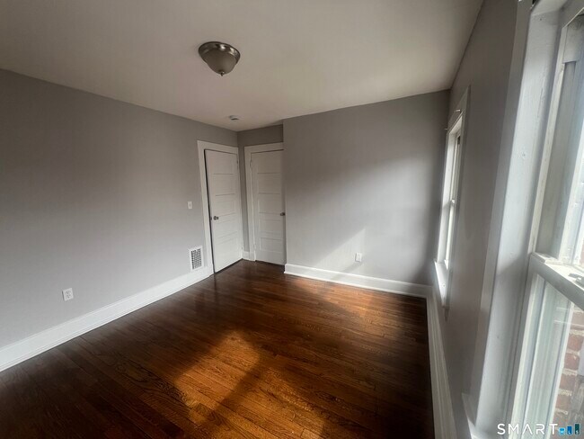 Building Photo - 110 Asylum St