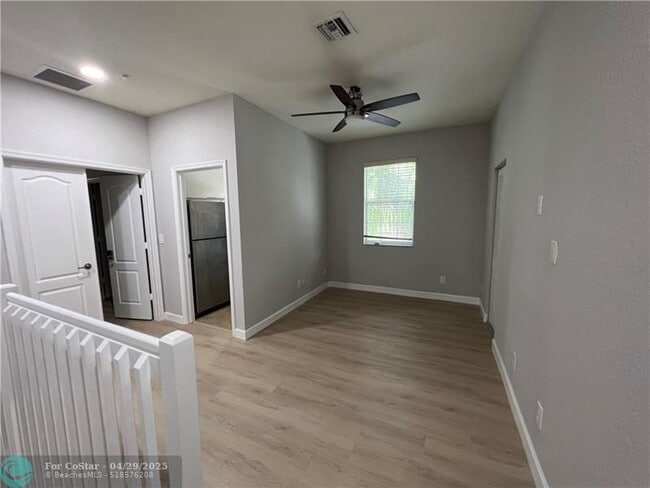 Building Photo - 9428 SW Merlin Ct