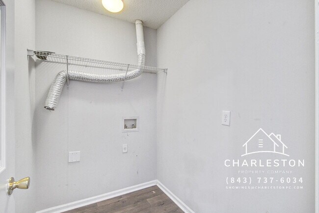 Building Photo - 230 Darcy Ave