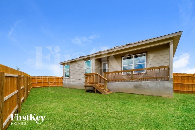 Building Photo - 13003 Rosemary Cove