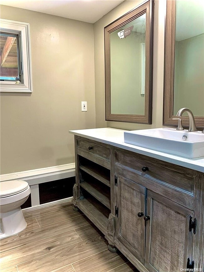 Building Photo - 1671 Claas Ave